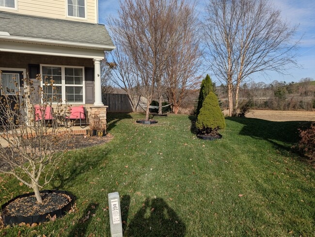 Building Photo - 6 Maxim Ct