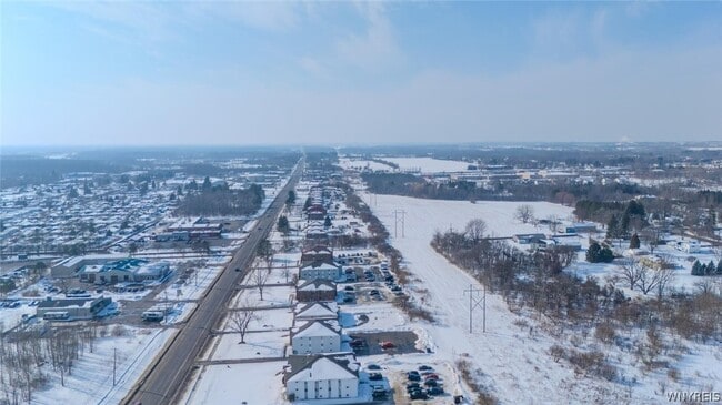 Building Photo - 6379 Robinson Rd