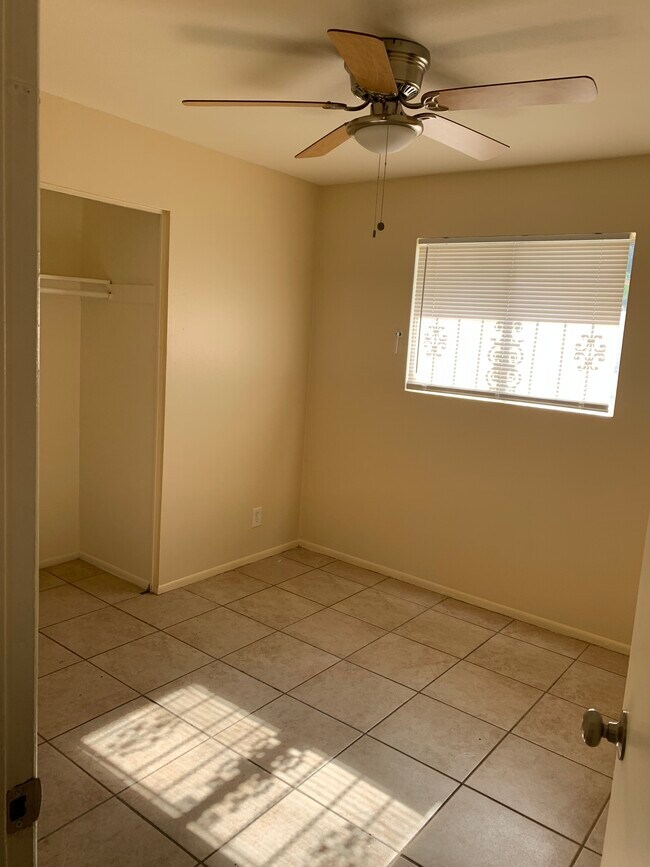 Building Photo - 3030 W Ocotillo Rd