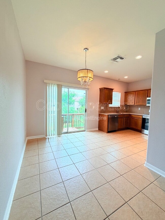 Building Photo - 6711 Buckhorn Cliff