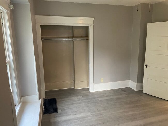 Building Photo - 176 7th St NW