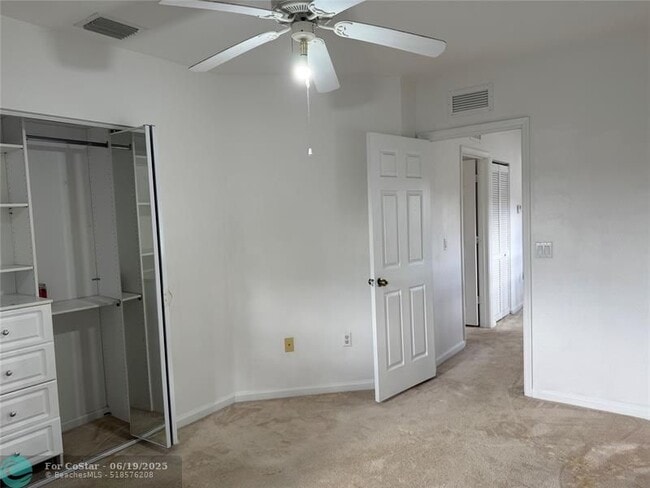 Building Photo - 8227 SW 27th St