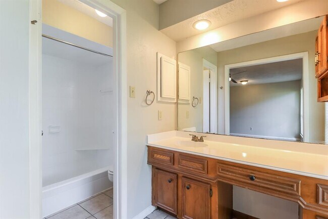 Building Photo - 25202 Tuckahoe Ln