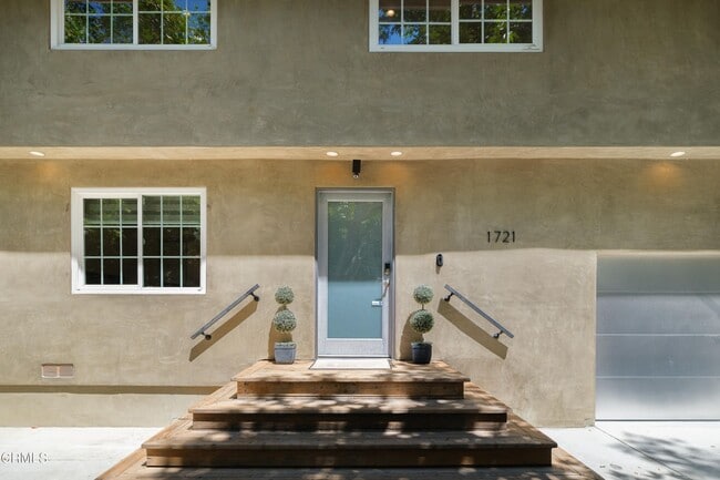 Building Photo - 1721 La Loma Rd