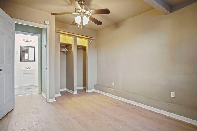 Building Photo - 704 NW 95th St