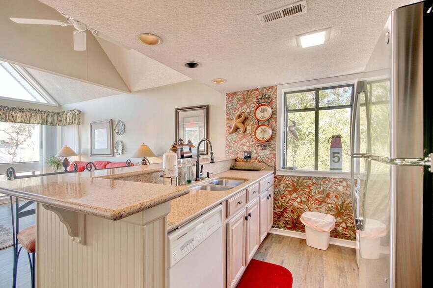 Building Photo - 351 Lake Arrowhead Rd