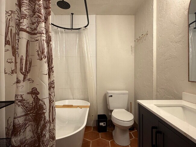 Building Photo - 3 Bedroom 2 Bath House for Lease!!