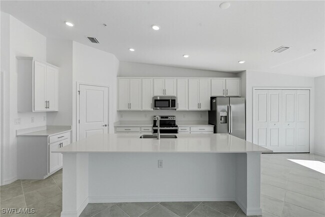 Building Photo - 15155 Bluffton Ln