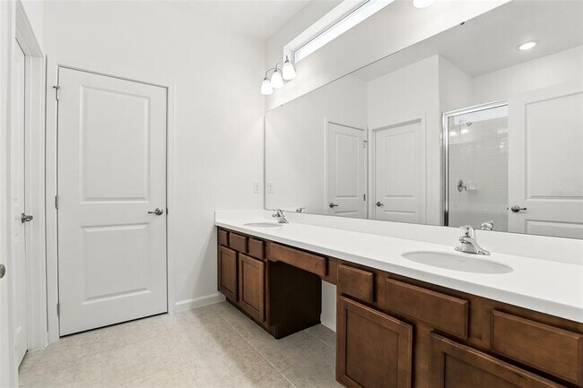 Building Photo - 251 Ballo Dr