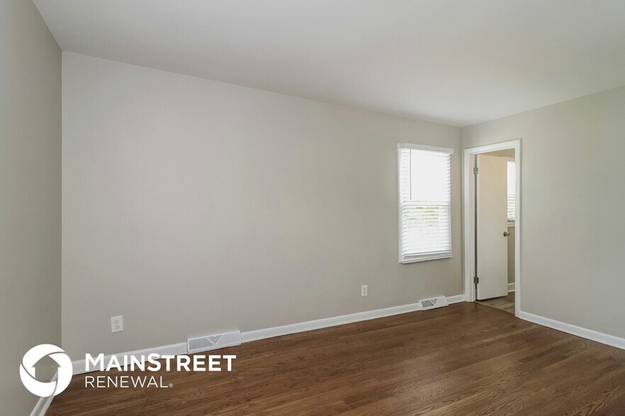 Building Photo - 3200 Flanders Ct