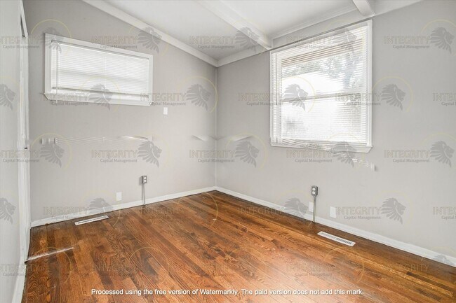 Building Photo - 4809 Farley Ave