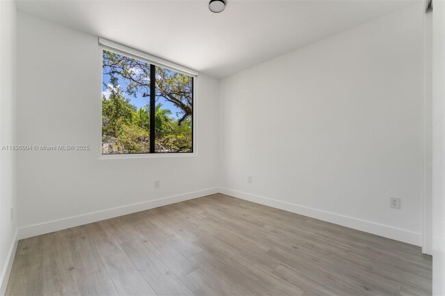 Building Photo - 3268 Gifford Ln