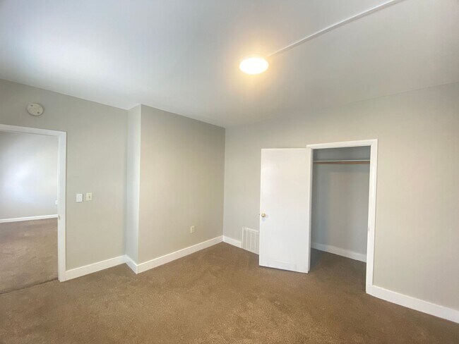 Building Photo - 7 Commercial St