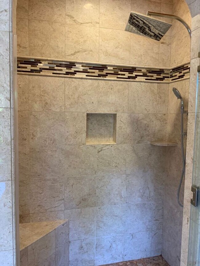 Building Photo - Sky Hawks finest at a price that can't be beat