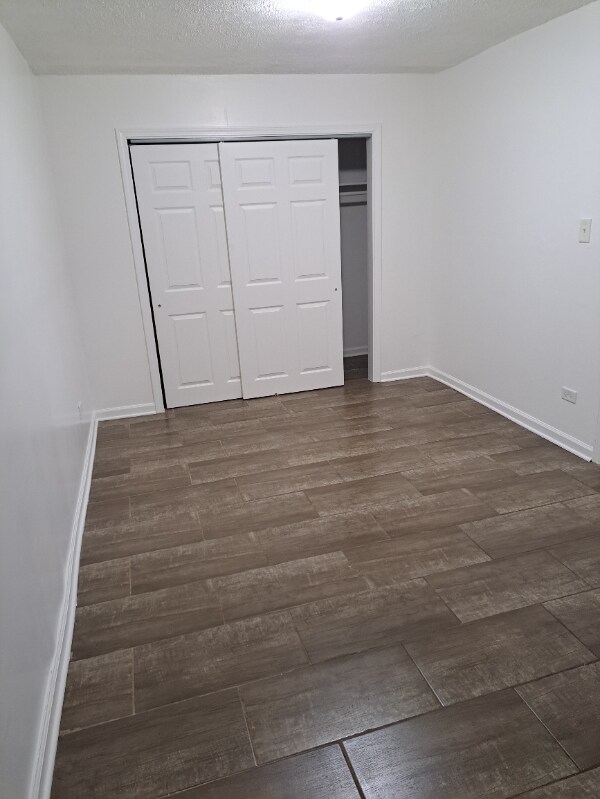 Building Photo - 10700 S Roberts Rd