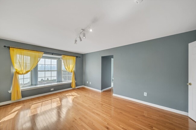 Building Photo - 66 Bergen Ridge Rd