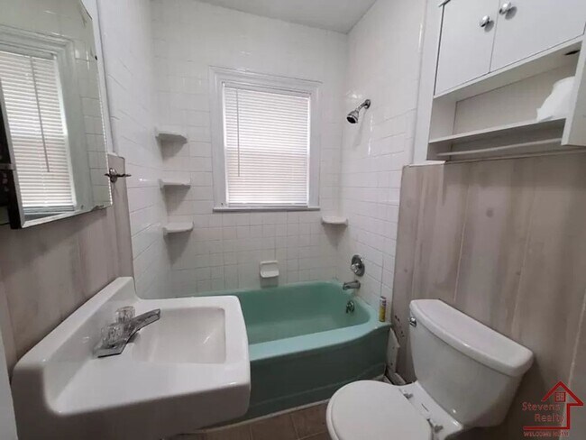 Building Photo - 1308 Virginia Ave