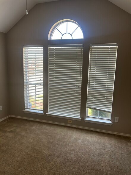 Building Photo - 5340 Warm Springs Trl
