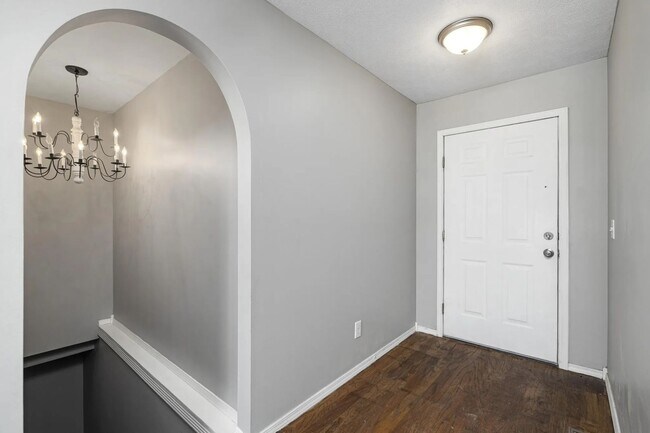 Building Photo - 4 Bed 3 Bath 2 Car Garage -In Ground Pool