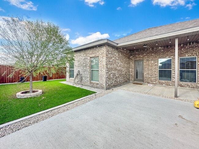 Building Photo - 9603 Mojave Ave