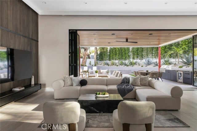 Building Photo - 22020 Alizondo Dr