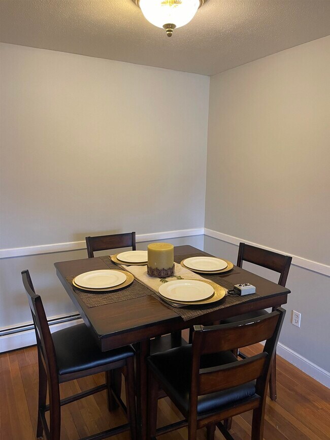 Building Photo - 4 Brook Rd