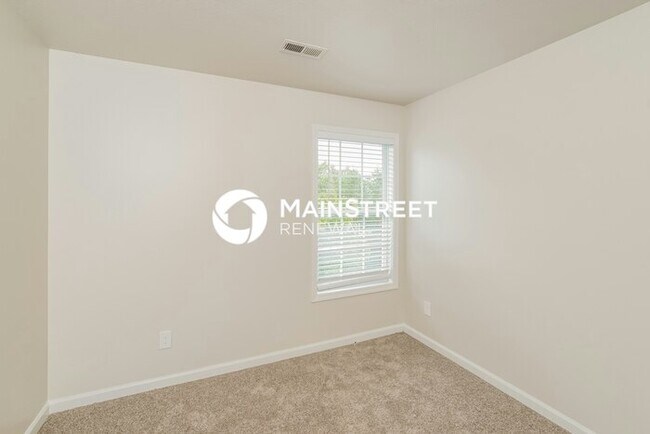 Building Photo - 4 Bedroom Pet-Friendly Home in POWELL, TN with Main Street Renewal