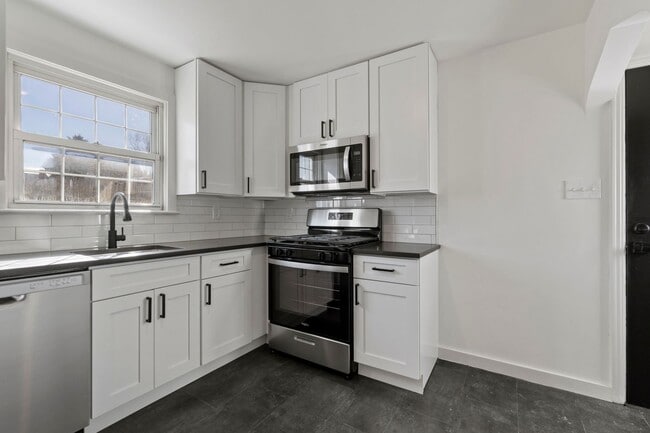 Building Photo - READY for Move-In! Fully RENOVATED 3 bedroom in WEST MIFFLIN! COME CHECK IT OUT!