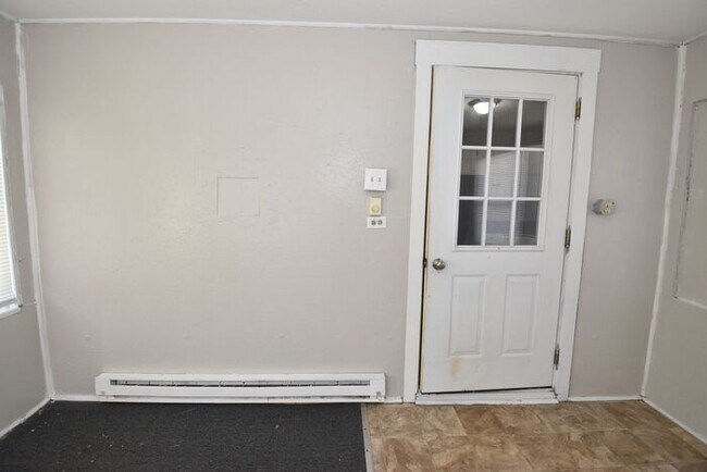 Building Photo - Mishawaka North-east 2 bedroom and 1 bath home on a large lot