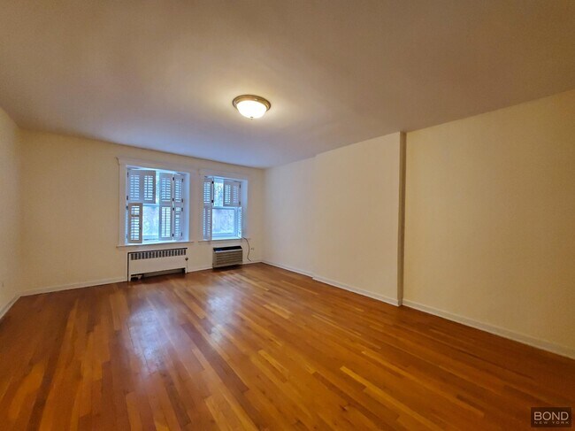Primary Photo - 219 E 69th St