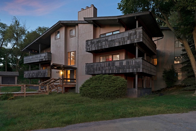 Building Photo - Fontenelle Hills