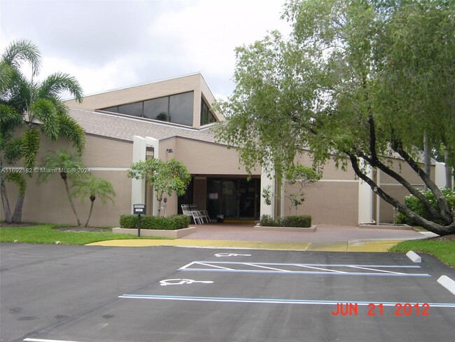 Building Photo - 8411 Lagos de Campo Blvd