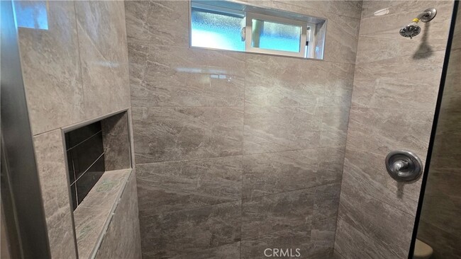 Building Photo - 1309 Cascade Ave