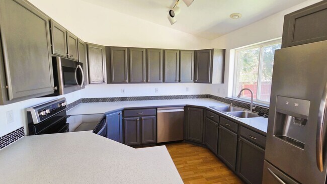 Building Photo - 3-Bedroom Rancher in Hayden