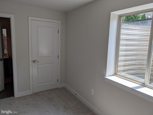 Building Photo - 9711 Klamath Ct