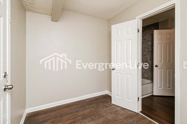 Building Photo - 45 Belmont Park Ln