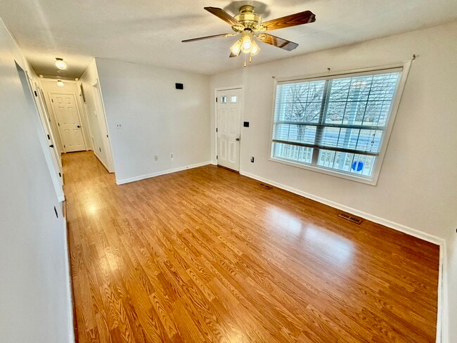 Building Photo - 60 Jetta Cir