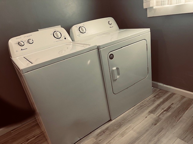 Building Photo - 215 Dee St