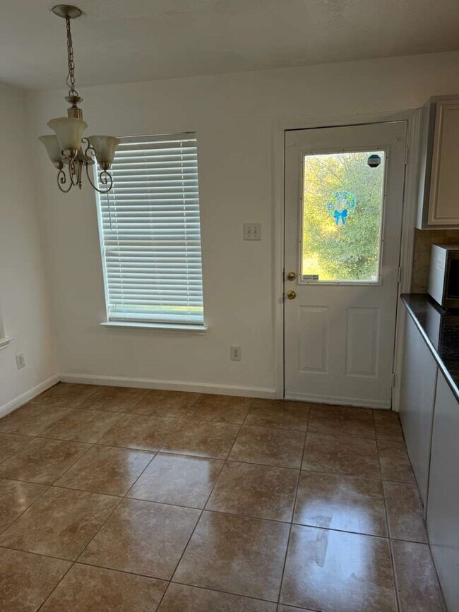 Building Photo - 15502 Lost Maples Dr