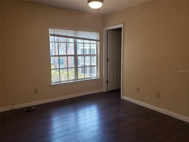 Building Photo - 4356 S Kirkman Rd