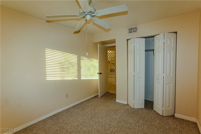 Building Photo - 719 SW 47th Terrace