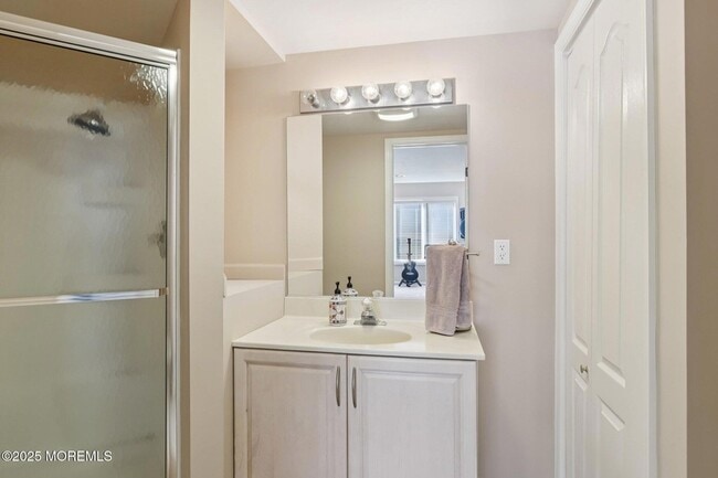 Building Photo - 211 Piper's Landing Ct