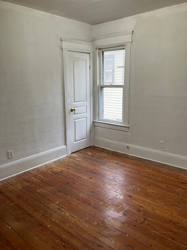 Primary Photo - 126 E Matson Ave
