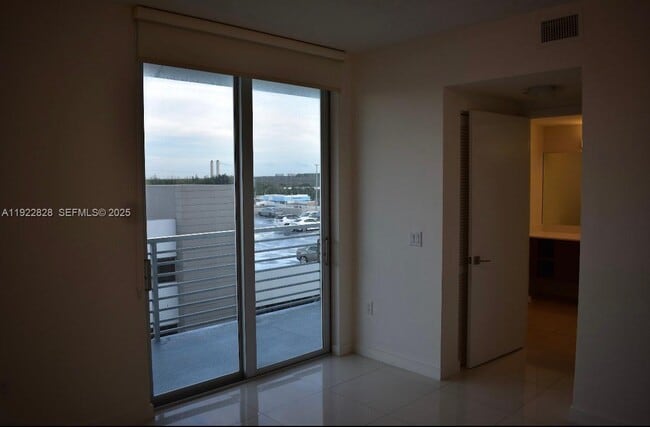 Building Photo - 7661 NW 107th Ave