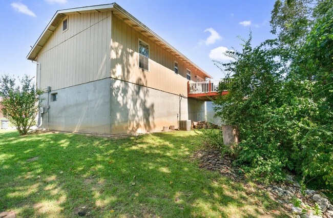 Building Photo - Beautiful Updated 3 Bedroom Home!