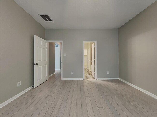 Building Photo - 9443 Black Tooth Way