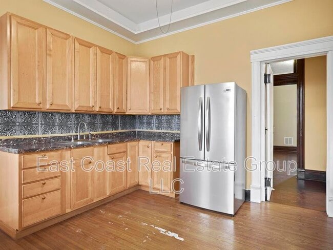 Building Photo - 448 Summit Ave