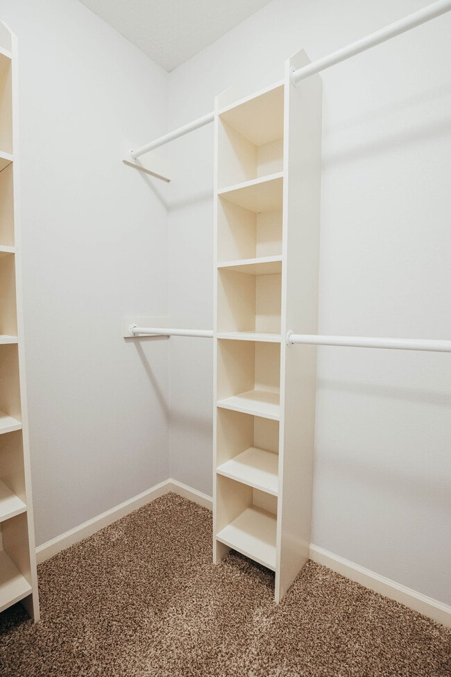 Building Photo - 1337 S Florence Ave