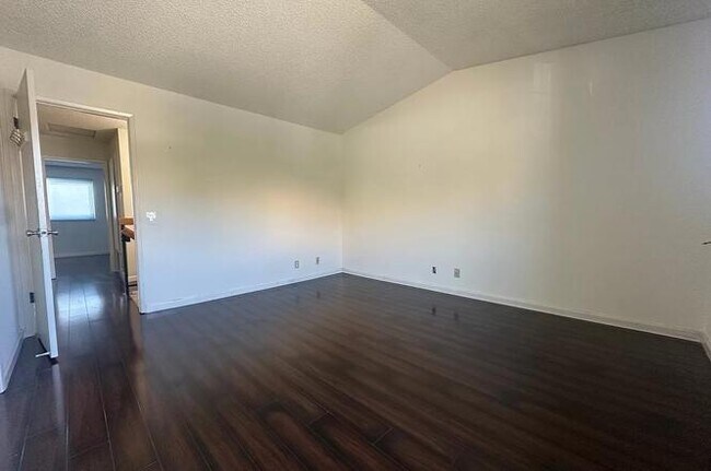 Building Photo - 254 Grau Dr