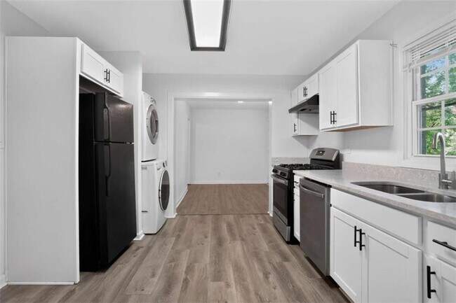 Building Photo - 862 Slaton St